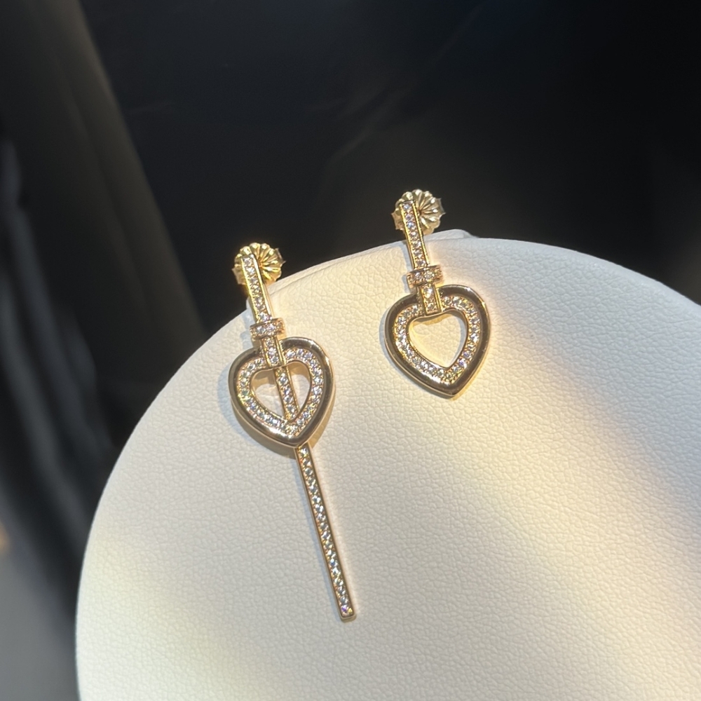 Fred earrings